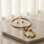 Choker Gold Ribbed Link Twisted Pendant Necklace