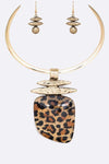 Large Resin Pendant Iconic Collar Necklace Set