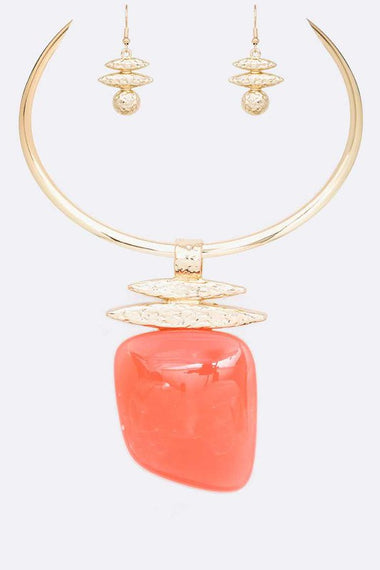 Large Resin Pendant Iconic Collar Necklace Set