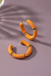 curve wood bead hoop earrings