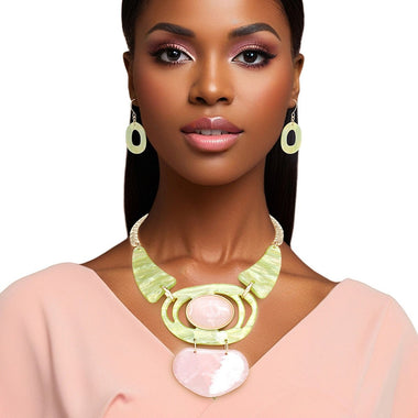 AKA Collar Gold with Pink Green Marbled Bib Set