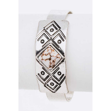 DIONA J ENGRAVED AZTEC STONE OPEN BAGLE SILVER/WHITE