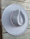 Wide brim panama hat in vegan felt with Jacquard t